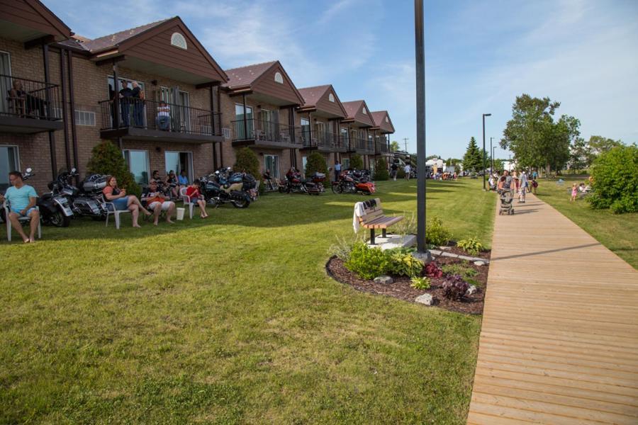 Waterfront Inn New Liskeard Exterior foto